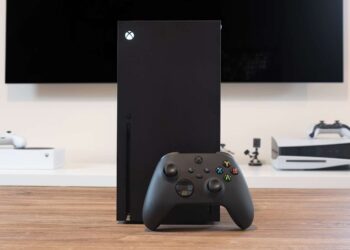 Xbox console revenue fell 30 percent year-over-year this summer